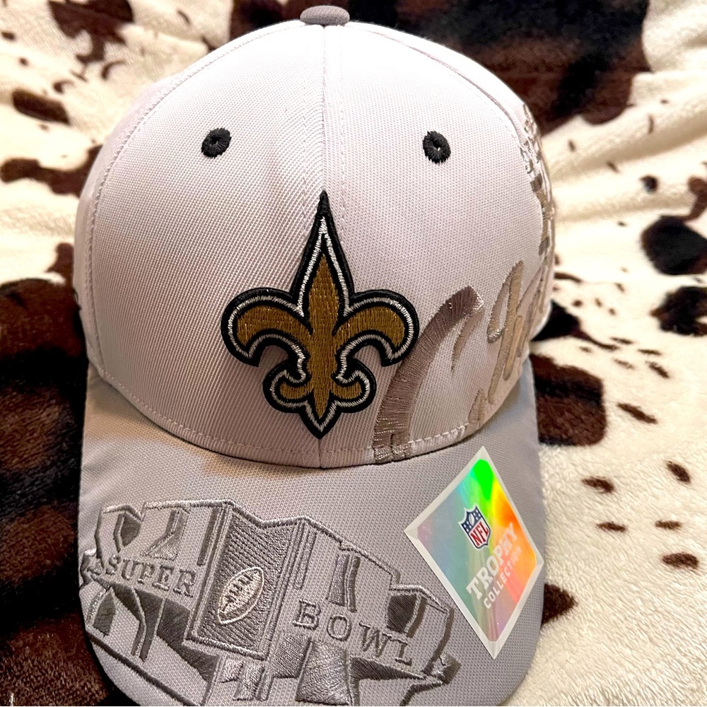 New never worn’ New Orleans Saints Super Bowl hat’ one size fits all.